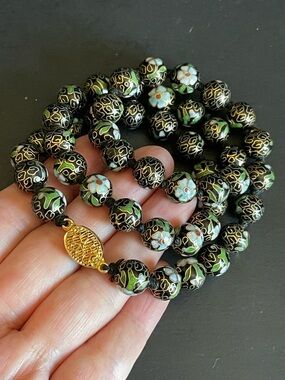 Vintage Chinese export Black Cloisonné Floral Bead Necklace.